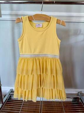 Hanna Andersson yellow Floaty Soft Dress size 110 or size 5